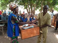 Article : L’ONG RADAR remet des kits de soins aux ASC certifiés des préfectures de Sotouboua et de la Plaine Mo