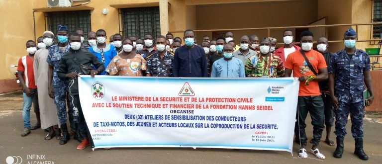 Article : Togo: Coproduction de la sécurité, les conducteurs de taxi-motos de Sotouboua mis à contribution à la police de proximité