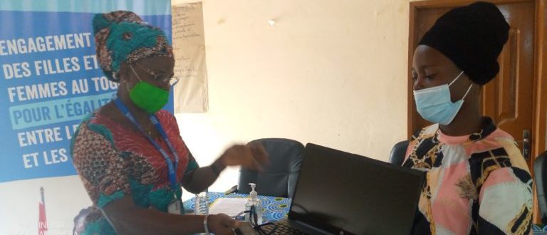 Article : Projet Girls Lead: Plan International Togo a doté Youth Panel Sotouboua du matériel informatique