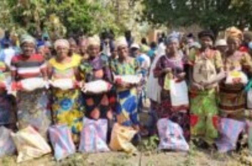 Article : Noël 2022 : Lumière rurale donne le sourire aux ménages vulnérables du canton de Tabindè